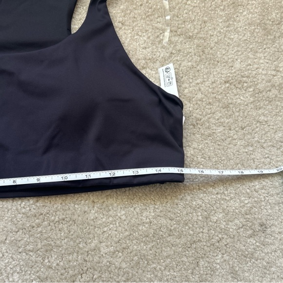 1-22 NWT Size L Lululemon Strappy Back Sports Bra Black - Picture 5 of 10